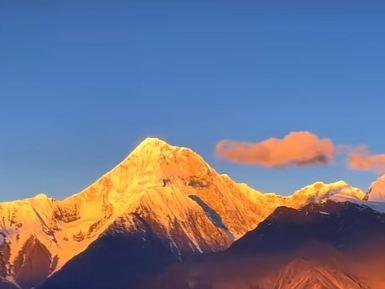 贡嘎雪山