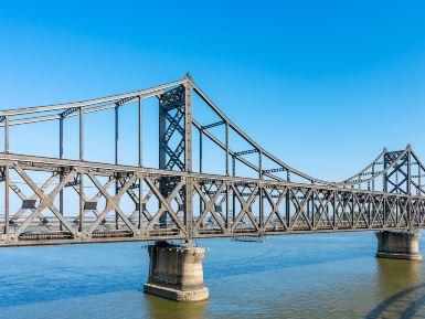 鸭绿江国境铁路大桥