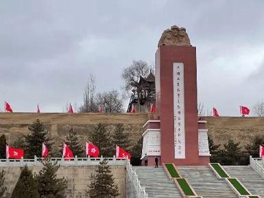 中国工农红军长征将台堡会师纪念碑